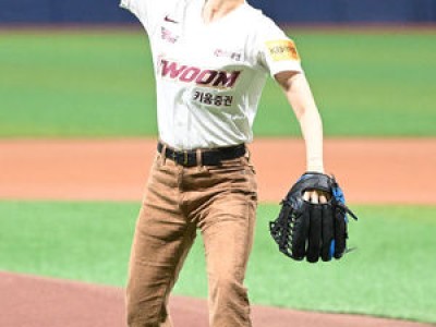 키움 히어로즈 홈 개막전에 SSG랜더스 등장
