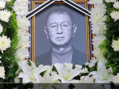 전유성 발인식에 후배들 몰리자 팬들까지 눈물 흘리네