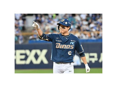 박민우 경기 중반 역전 적시타로 울고 웃었다
